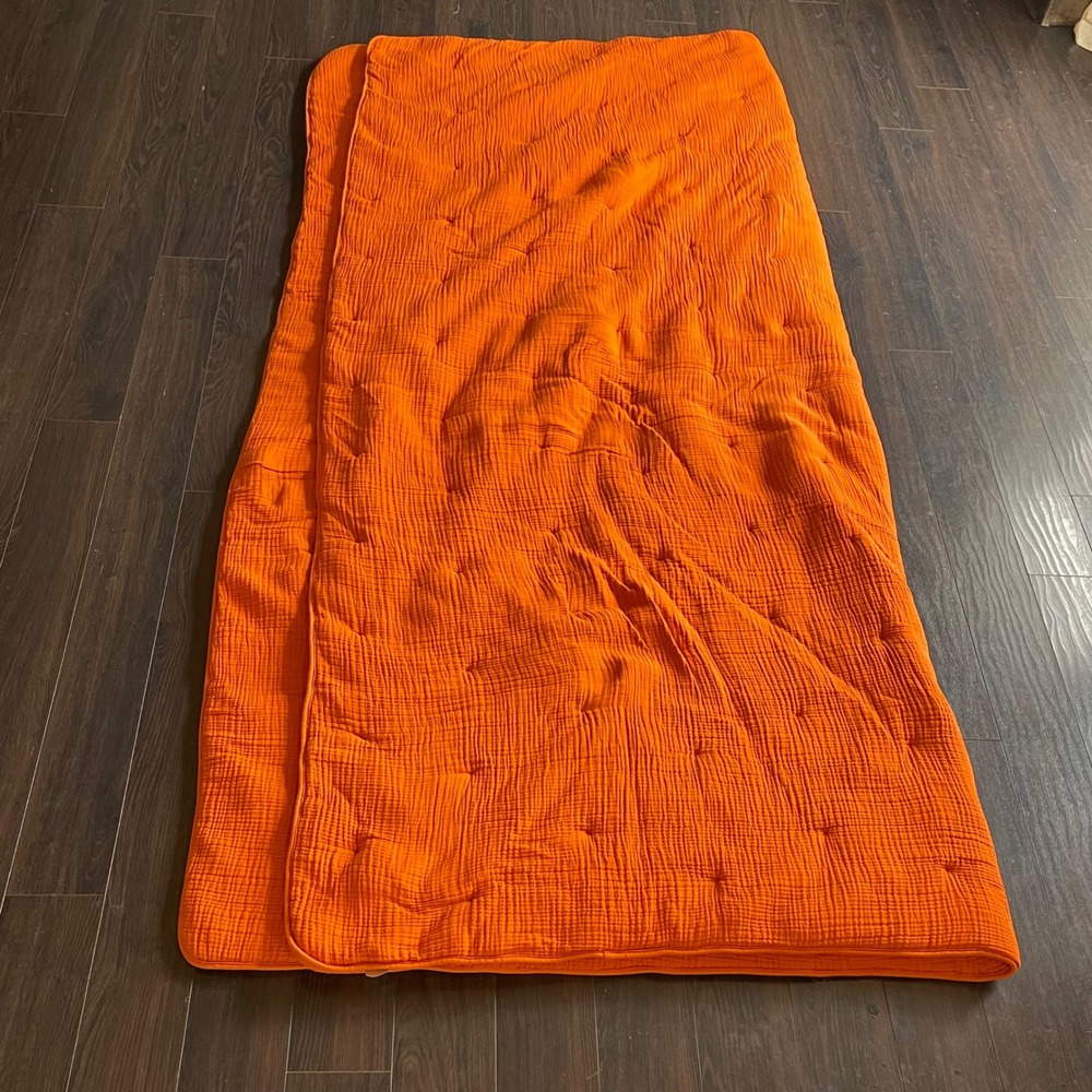 Brooklinen Quilted Comforter Blanket Orange Cotton Gauze‎ Lightweight Twin/Full